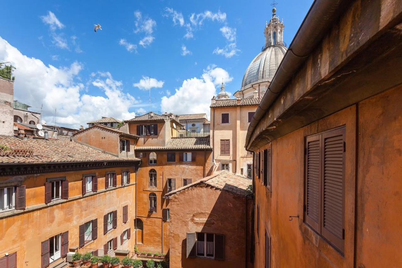 Via Del Teatro Pace Rom